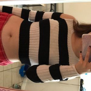 Black and white striped cropped shirt